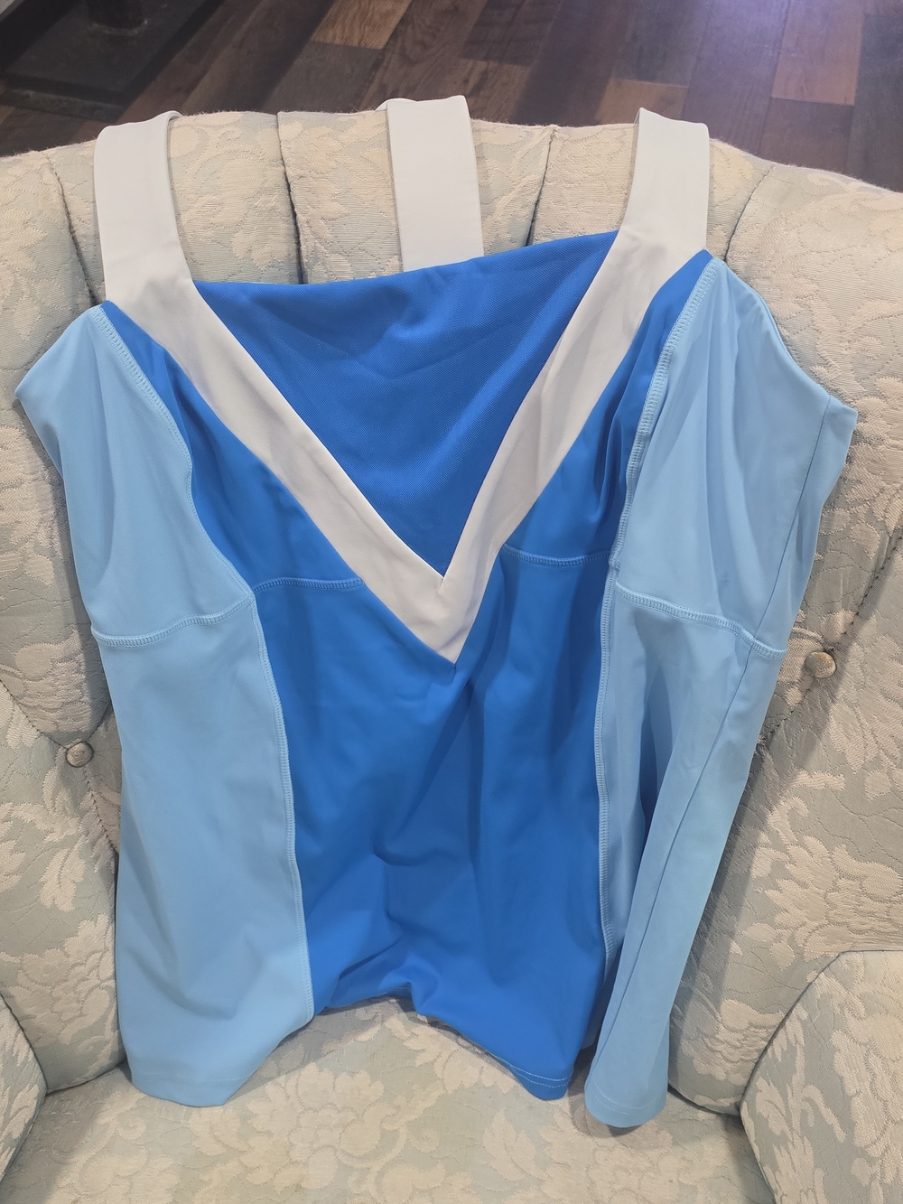 Crowned Athletics Disney Princess Athletic Blue V-Neck Colorblock Tank Top XXXL